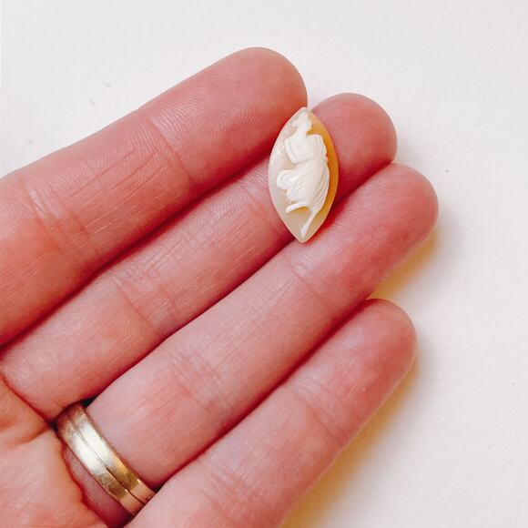 VTG Mid Century Shell Cameo Cabochon Hand Carved Woman Jewelry Making Component - Picture 2 of 10